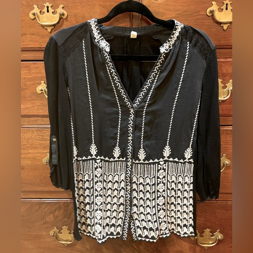 Tiny brand, lightweight embroidered blouse